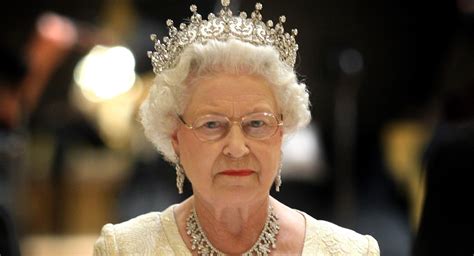 Šta će Se Dogoditi Kad Umre Engleska Kraljica Paparazzo