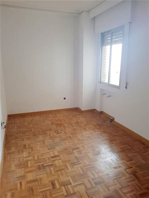Excelente ubicación rodeada de colegios, parques, tiendas y a 10 minutos a pie de renfe, metro y centros. Piso en venta en Fuenlabrada, Madrid Calle PORTUGAL