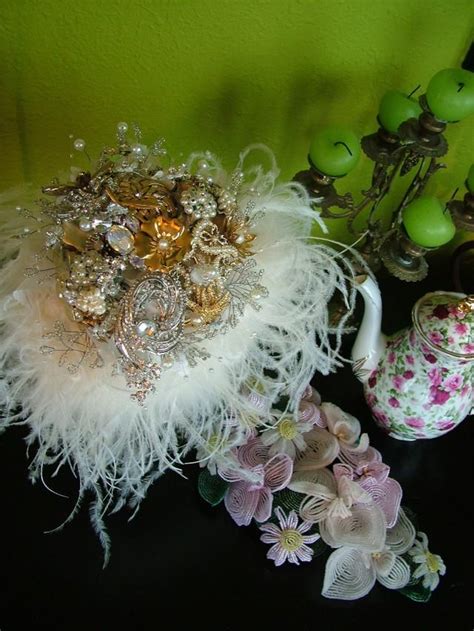 Wedding Bouquet Bridal Bouquet Antique Brooches Pins Pearls Crystal Huge Ostrich Feathers Bridal