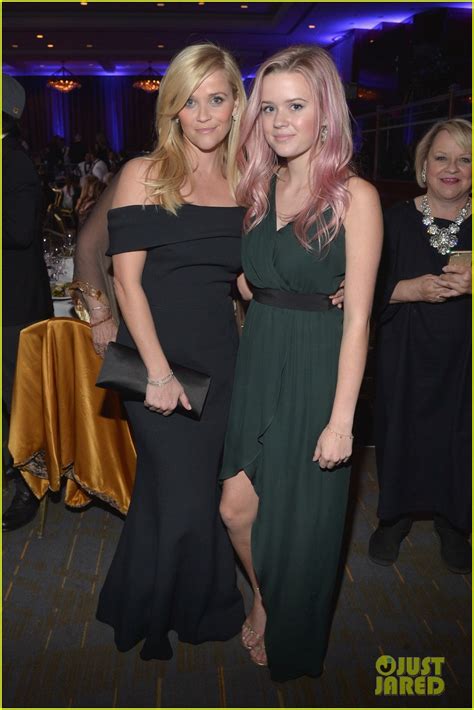 Photo Reese Witherspoons Daughter Ava Phillippe To Make Debutante Ball
