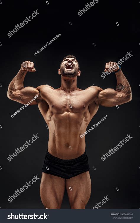 Handsome Muscular Shirtless Man Screaming Looking库存照片 Shutterstock