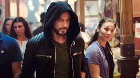 Watch Video Of Shah Rukh Khan Meets Mysterious Woman In Dubai Goes Viral दुबई में इस मिस्ट्री