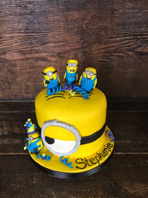 The following minions cake designs are officially selected by best cake design team, which looks stunning and can be made during ceremonial occasions, such as weddings, anniversaries, and. Sweet T's Cake Design: Minions Birthday Cake