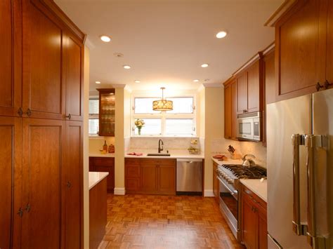 Ready to assemble kitchen cabinets in espresso. Ready-to-Assemble Kitchen Cabinets: HGTV Pictures & Ideas ...