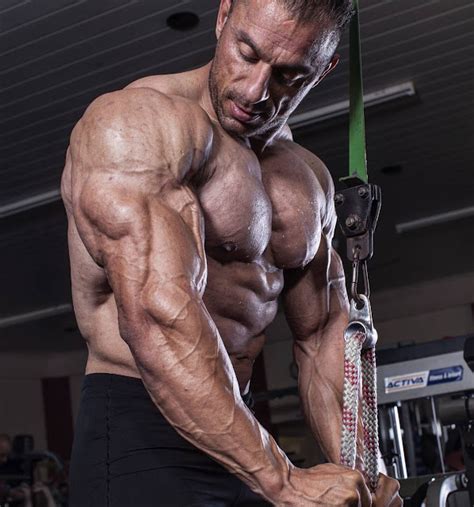 Muscle Lover Turkish Cypriot Bodybuilder Murat Senyigit