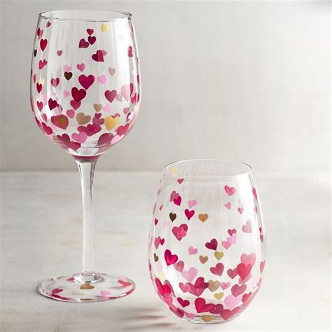 Valentine S Day T Guide For Everyone Valentine Painted Wine Glasses Valentines Wine