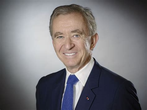 French entrepreneur bernard arnault currently has a net worth of $106.6 billion, putting him just behind jeff bezos, who is valued at 110.3 billion. La fortune de Bernard Arnault dépasse les 100 milliards ...