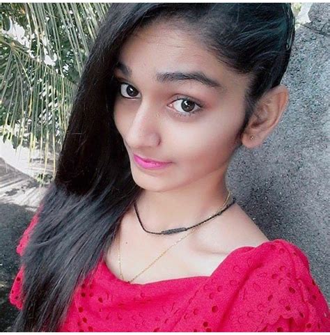 Cute Indian Girls Instagram Photos Wallpaper