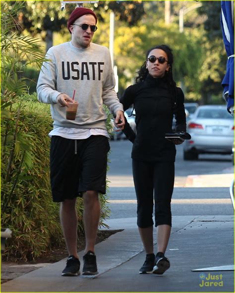 robert pattinson and fka twigs show some pda on a lunch date photo 745882 photo gallery
