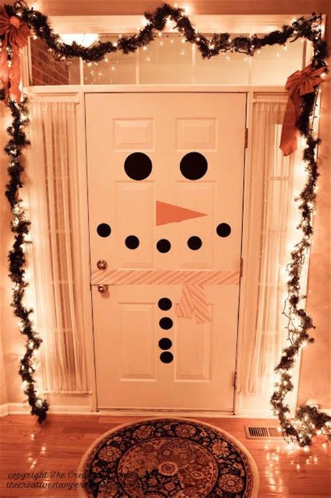 Our ideas for outside christmas porch decor will have your home looking gorgeous in no time. Fun Do It Yourself Craft Ideas - 50 Pics | Diy christmas door decorations, Easy christmas ...