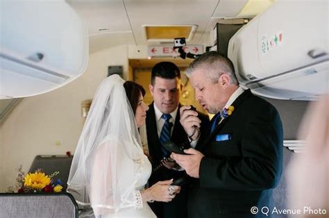 wedding at 32 000 feet surprises southwest airlines passengers news travelerstoday