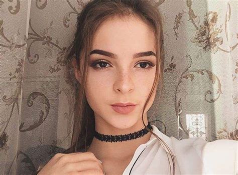 網路熱傳《超萌俄羅斯16歲水手服美少女》eva R 四年後的她又會變得怎麼樣呢？ 宅宅新聞