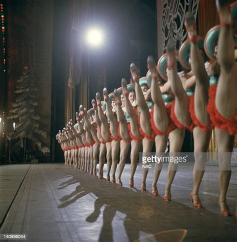 Radio City Rockettes Christmas Photos And Premium High Res Pictures Getty Images