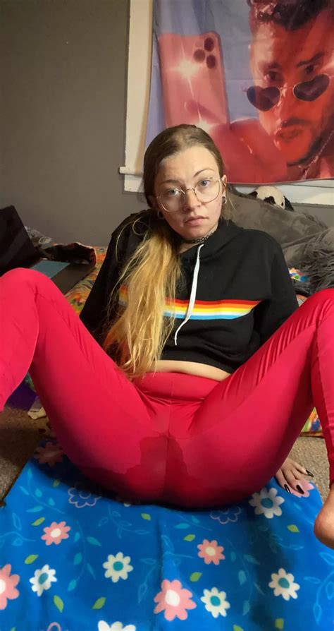 Like Peeing In These Leggings Nude Porn Picture Nudeporn Org