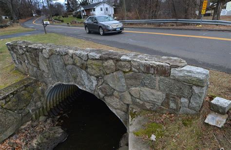 Half Of Norwalks Small Bridges Rated Bridges Subpar