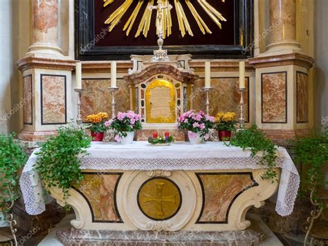 Altar In A Catholic Church — Stock Photo © Okfotopuntoit 92172386