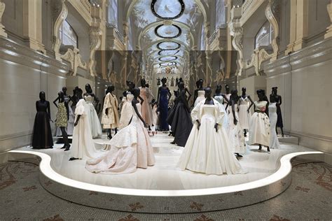 Christian Dior 展览纪录片于 Youtube 上线 Nowre现客