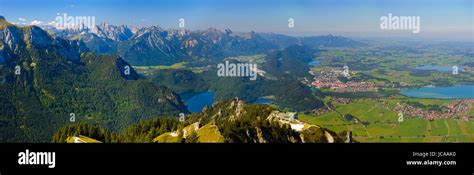 Panorama Vom Tegelberg über Die Gipfelstation Der Seilbahn In Richtung