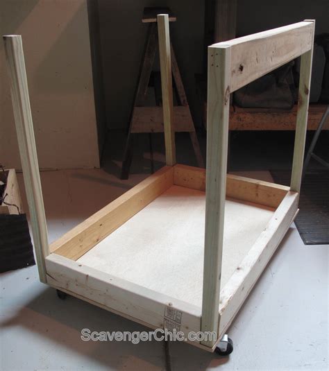 This cart features 2 tiers for storage purposes, with its top tier sporting a stylish burnt wood surface which makes for an excellent complement to a wide range of decors. Pallet Wood Projects, Rolling Storage Cart, Scrap Wood ...