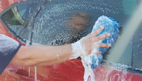 Kjerringråd for bilvasken: - Vask bilen riktig