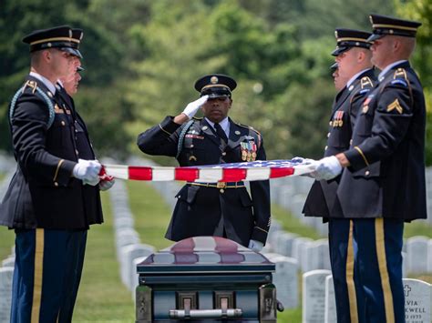 What It Takes To Run A Funeral At Arlington Cemetery Npr