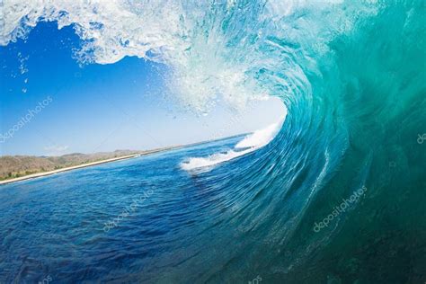 Ocean Wave — Stock Photo © Epicstockmedia 24339637