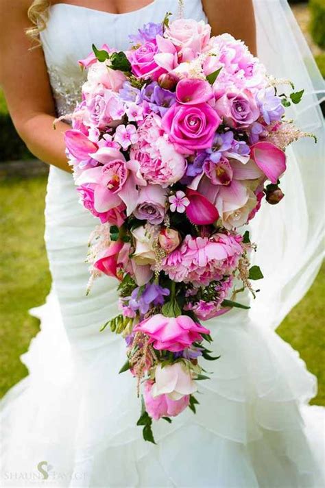 Perfect Spring Wedding Colors The Snapknot Blog Cascading Wedding