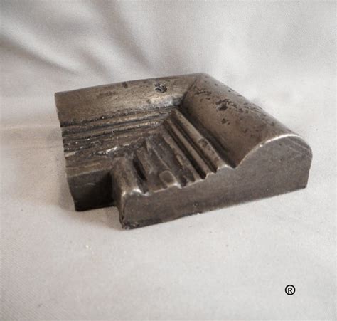 Insert the rail into the miter box with its front face touching the back of the miter box. Chair Rail Corner (Nickel)