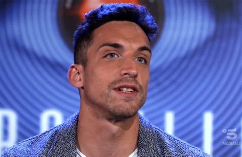 Stando alle parole dell'ex madre natura la loro storia suscitava invidia, ma ad un certo punto l'amore è finito. Grande Fratello 2018 Ed. 15: la reazione di Matteo Gentili ...