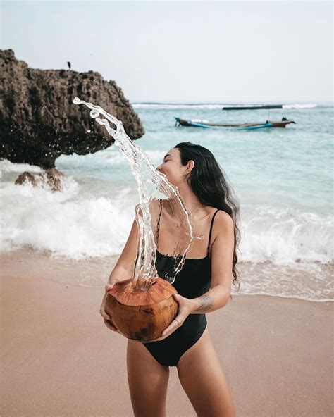↠ lola hubner ↞ в instagram a coconut a day keeps the doctor away 🥥 there s no doubt that this