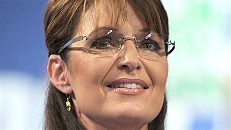 Why Sarah Palins Jewelry At The Cpac Rally Has Twitter Seeing Red