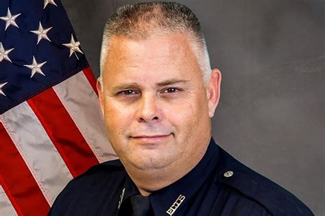 texas cop fatally shot during midnight traffic stop