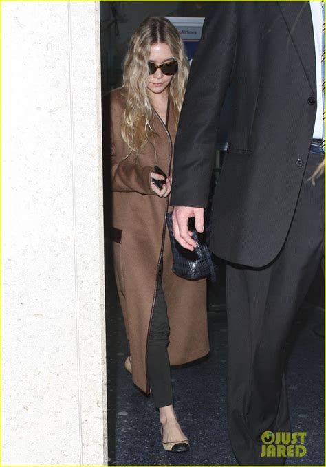 Full Sized Photo Of Ashley Olsen Lands At Lax After Flight Trouble 06