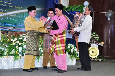 Bahagian pendidikan islam kementerian pendidikan malaysia kpm telah menganjurkan pertandingan ini dengan 4 kategori dipertandingkan iaitu kategori sekolah rendah lelaki. WEB PENGURUSAN DAKWAH & SYIAR ISLAM , BAHAGIAN PENDIDIKAN ...