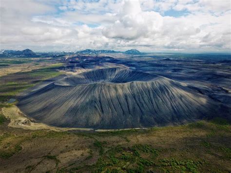 How many volcanoes are there in iceland? Volcanoes in Iceland | See Volcano Tours & Tips | Guide to Iceland
