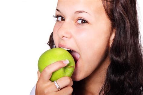 7 Different Ways To Eat An Apple Faze