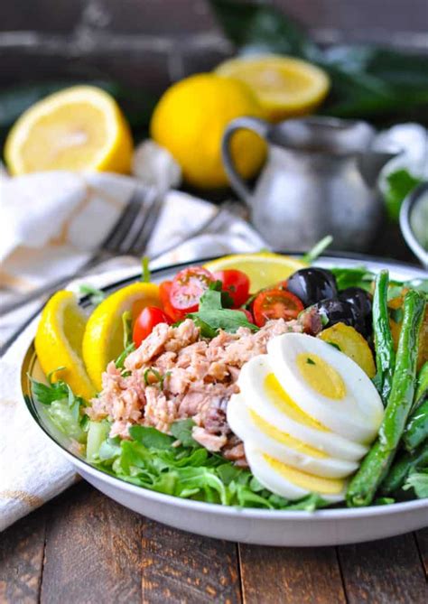 Easy Tuna Nicoise Salad The Seasoned Mom