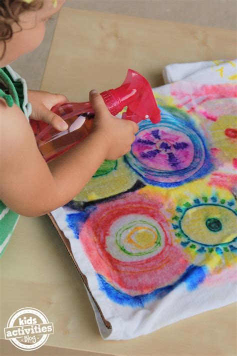 This color activity from my bored toddler is super easy and fun to do. Color Spray-Science Through Art for Kids - Kids Activities ...