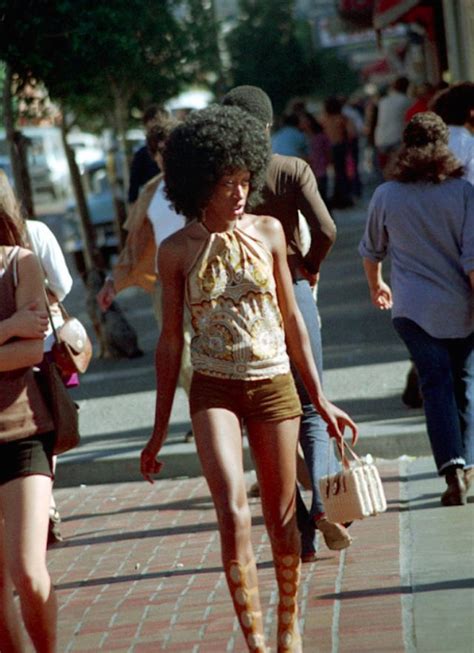 40 Incredible Street Style Shots From The 1970s ~ Vintage Everyday