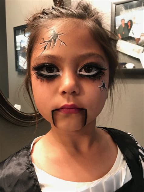 Easy Halloween Cracked Doll Makeup Tutorial