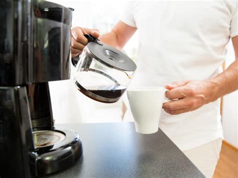 How To Clean A Coffee Maker With Vinegar Hgtv