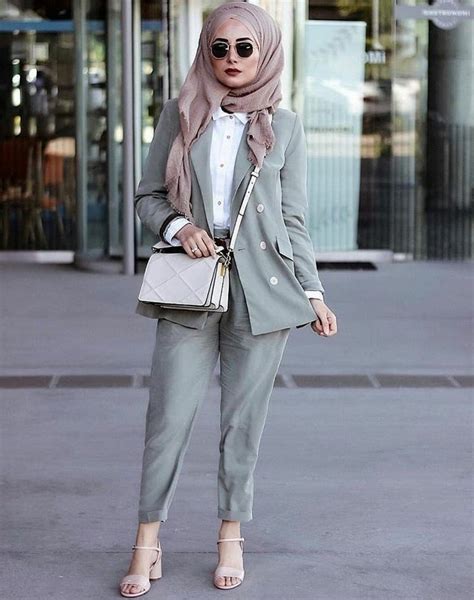 Pin By Y♡sma On My Stylə Hijab Style Casual Blazer Outfits Casual Hijab Fashion