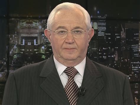 He has spent most of his professional life in tv journal. Boris Casoy é condenado a pagar R$ 21 mil a gari ofendido ...