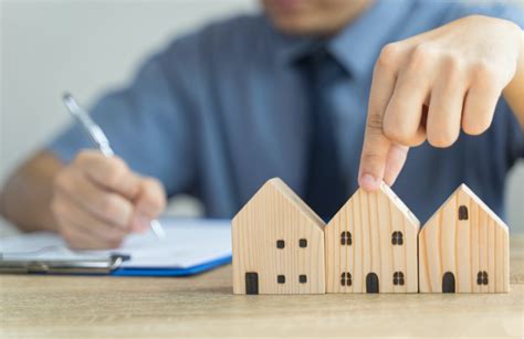 Condos are a hot commodity for first time homeowners as they tend to be financially within reach of many you need to provide your own home insurance if you own a condo or townhome. What does a standard homeowners insurance cover? - Calculator