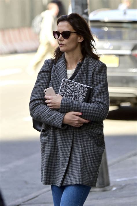 Find articles, slideshows and more. Katie Holmes Street Style 04/16/2019 • CelebMafia
