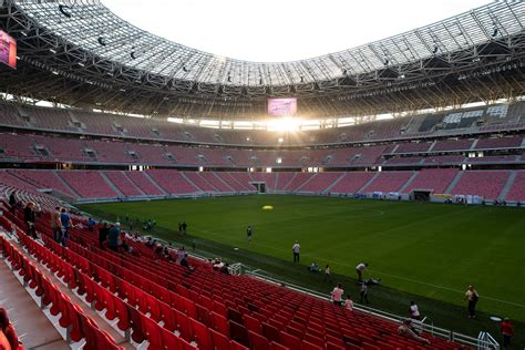 Az új puskás aréna megőrizte a népstadion meghatározó stílusjegyeit.a százszázalékban magyar tervezésű és építésű, fedett. Full house: 68,000 tickets to Puskás Arena inaugural match ...