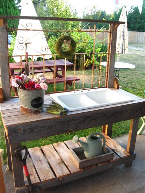 10 Diy Garden Sink And Project Ideas Simphome Outdoor Potting Bench