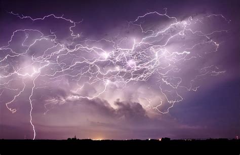 Extreme Lightning In A Supercell Thunderstorm In Nebraska Pics