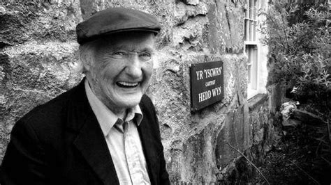 Gerald Williams Man Who Kept Ww1 Poet Hedd Wyn Memory Alive Dies Bbc