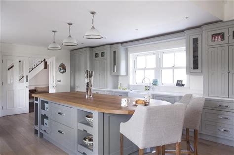 Bespoke kitchen handpainted in farrow amp ball cornforth white. Краска Farrow & Ball цвет Manor House Gray 265 купить в ...